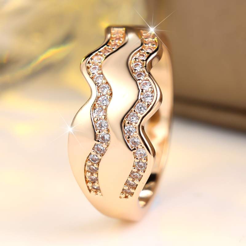 Women's Wavy Pattern Surface Ring with Sparkling Synthetic Zirconia